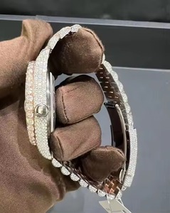 นาฬิกาข้อมือสแตนเลสสตีลทรงสี่เหลี่ยม ดีไซน์หรูหรา สำหรับทุกเพศ หน้าปัดคริสตัลแซฟไฟร์ กลไกควอตซ์ ETA แสดงวันที่ ขนาด 40 มม. สายนาฬิกาแฟชั่น เครื่องประดับ - Product Image 3