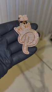 จี้มอสซาไนต์หรูหรา ประดับเพชรสองสี จี้ตัวอักษรเริ่มต้น 925 เงินแท้ สไตล์ฮิปฮอป ผ่านการทดสอบเพชร - Product Image 4