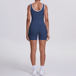 ชุดโยคะสำหรับผู้หญิง ชุด 2 ชิ้น เสื้อกล้ามโยคะแบบเปิดหลัง กางเกงขาสั้นฟิตเนสทรงรัดรูป ดีไซน์ไขว้ เอวสูง ผ้าไนลอนแห้งเร็ว - Product Image 2