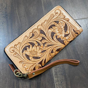 Pochette pour femme en cuir artisanal de style vintage, nouvelle collection, avec embossage floral, fermeture éclair, porte-cartes, portefeuille pour un usage quotidien - Product Image 2