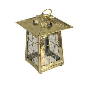 Lanterne en laiton de qualité supérieure avec finition dorée, porte-bougie carré en verre artisanal pour l'intérieur et l'extérieur, lampe élégante de style marocain - Product Image 4