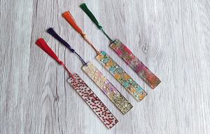 Marcapáginas Decorativo de Resina con Hojuelas Doradas, Personalizado con Nombre, Estilo Art Deco, Regalo Personalizado para Estudiantes y Profesores - Product Image 5