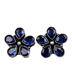 Boucles d'oreilles clous fleur ethniques bohèmes en pierre bleue, sertissage en laiton, plaqué argent antique, faites à la main, bijoux de fiançailles pour femme - Product Image 1