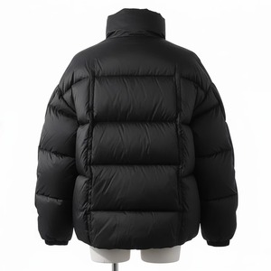 Chaqueta Acolchada Negra de Alta Calidad con Logotipo Personalizado, Chaqueta de Invierno Cálida, Aislada y Resistente al Agua para Ropa Urbana - Product Image 3