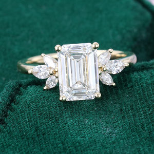 Anillo de Diamantes con Corte Esmeralda y Piedras Decorativas Marquise en Oro Amarillo Sólido, Anillo de Compromiso de Inspiración Vintage para Mujer y Regalo Exquisito - Product Image 3