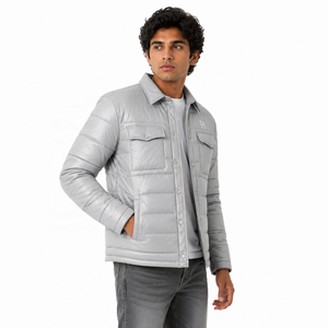 Chaquetas de hombre acolchadas, elegantes y casuales, con logotipo personalizado al por mayor (OEM), con bolsillos frontales, de nailon y poliéster, para exteriores, cálidas, transpirables, para invierno. - Product Image 4