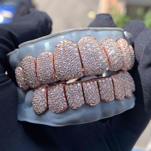 Grillz de Moissanita Personalizados, 8 Dientes Superiores y 8 Inferiores, Estilo Rapper Iced Out, Hip Hop, Para Él - Product Image 1