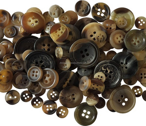 Boutons de chemise modernes faits à la main, écologiques, à 4 trous, à dos plat, effet perle, en résine polyester époxy, compagnon de luxe pour les vêtements - Product Image 5