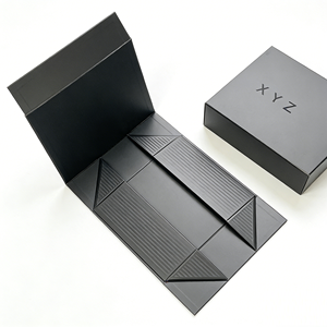 Boîte cadeau en papier robuste sur mesure, revêtement UV, gaufrage, fermeture magnétique, luxe moderne, personnalisable pour vêtements et chaussures - Product Image 2