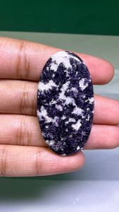 Lepidolita natural de alta calidad en cabujón, formas mixtas, venta al por mayor, piedras preciosas sueltas para la fabricación de pendientes, colgantes y anillos de plata hechos a mano. - Product Image 3