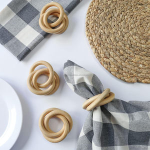 Rond de serviette en bois rond de meilleure qualité Décoration de vaisselle standard pour les mariages et les fêtes Caractéristiques stockées Rond de serviette en résine - Product Image 2