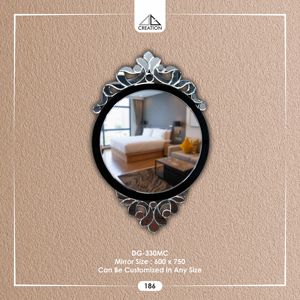 กระจกตกแต่งลวดลายประณีตชิ้นนี้เป็นของตกแต่งบ้านที่งดงาม ออกแบบมาเพื่อเพิ่มความสง่างามและความหรูหราให้กับทุกห้อง - Product Image 2