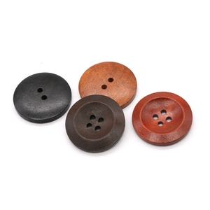 Botones de madera más vendidos y populares, utilizados para prendas de punto, chaquetas y abrigos de invierno, ya que su textura natural se adapta perfectamente. - Product Image 2
