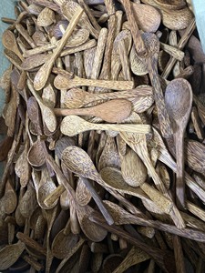 Cuillère à Noix de Coco en Acacia Naturel Gravé Personnalisé en Forme de Coeur avec Long Manche pour Cuisson Servir Soupe Café pour Cadeau de Noël - Product Image 3