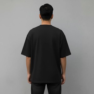 T-shirt homme noir 100% coton, coupe ample, surdimensionné, OEM, logo imprimé en sérigraphie personnalisé, style streetwear, épaules tombantes. - Product Image 5