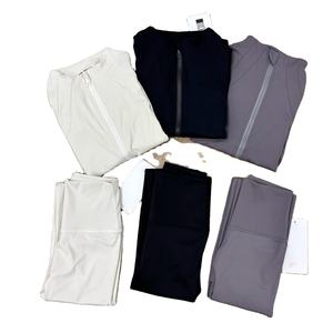 Conjunto de Dos Piezas para Yoga, Negro, Estampado, Transpirable, Elástico en Cuatro Direcciones, Ecológico, Ligero y de Secado Rápido - Product Image 3