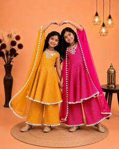 Nouvelle Collection TENNECY – Magnifique Ensemble Robe de Soirée pour Filles en Georgette Imprimée Numérique avec Broderie Fil et Miroir Véritable, et Duptta Assortie - Product Image 2