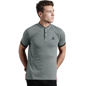 Polos personnalisés à manches courtes 100% coton pour hommes avec logo en caoutchouc, poids lourd 300gsm, col à demi-fermeture éclair - Product Image 1