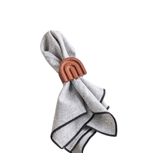 Ensemble de 4 anneaux à serviettes en laiton doré géométrique de luxe, supports à serviettes en métal texturé moderne pour mariage, banquet, table à manger à domicile - Product Image 4