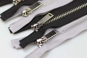 Nylon <b>Zipper</b> Rolls Long Chain Eco-Friendly Wholesale Custom LOGO Plastic Sustainable <b>Zippers</b> for Bags Garments Shoes Black Color - Product Image 3