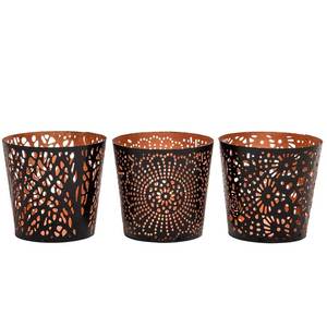 Porte-bougie votif en fer de style antique avec finition noire et motifs découpés pour une décoration romantique de table de mariage - Product Image 5
