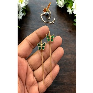 Atractivos pendientes de mariposa chapados en oro de primera calidad para mujer, linda colección de joyería de moda en aleación. - Product Image 2