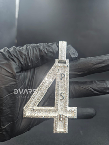 Nouveauté : Pendentif personnalisé Hip Hop en argent sterling avec moissanite, pendentif numéro et initiales, pendentif lettre et numéro personnalisés - Product Image 1