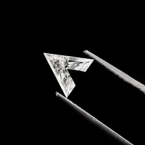 Diamante suelto de 1 quilate con certificación IGI VVS, cultivado en laboratorio, corte elegante en forma de V, ideal para la elaboración de colgantes, al mejor precio. - Product Image 5