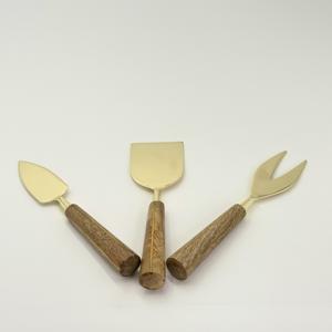 Nouvel ensemble de 3 couteaux à fromage en acier inoxydable avec manches en bois – Kit d'ustensiles de cuisine modernes pour trancher, couper et étaler - Product Image 3