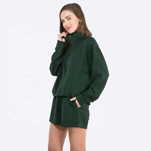 Conjuntos personalizados de 2 piezas para mujer: Sudadera con media cremallera y pantalones de chándal - Product Image 1