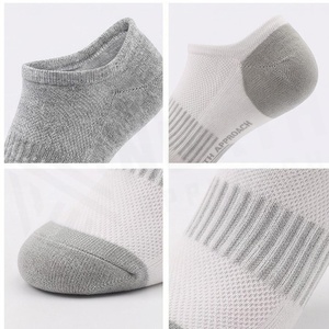 NORTH APPROACH Chaussettes courtes invisibles respirantes en coton et fibre de bambou à rayures pour adultes, idéales pour l'été et les tenues décontractées - Product Image 4