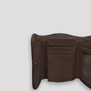 Personalizable Trifold Cartera de cuero genuino Cierre de botón Longitud corta Hombres/Mujeres Diseño de Vietnam Venta al por mayor - Product Image 6