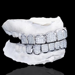 Grillz dentaire Hip Hop en argent 925 pour hommes, personnalisé avec diamants Moissanite et chaîne en or blanc – Meilleur prix bijoux - Product Image 1