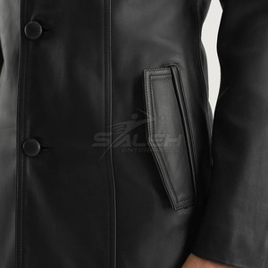 Abrigo clásico largo de cuero con acabado suave, cuello ancho y cierre seguro. - Product Image 6