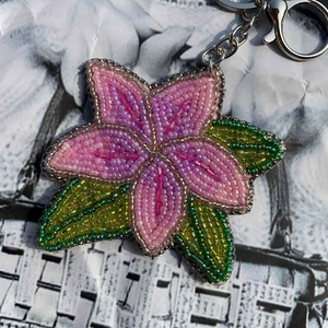 Porte-clés indien fait main perlé, léger, en verre, style ethnique, accessoire tendance pour usage quotidien - Product Image 1