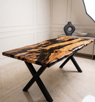 Table à manger moderne en bois massif avec bord naturel et résine époxy, style ferme, pour villa ou hôtel, avec pieds en métal doré, rectangulaire, faite à la main, personnalisable, 6 places