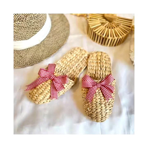 Sandales d'été artisanales vietnamiennes en jonc de mer / Pantoufles en rotin naturel / Pantoufles en jacinthe d'eau pour demoiselles d'honneur et fêtes à domicile - Product Image 3