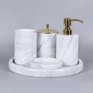 Ensemble de salle de bain de luxe en résine artisanale pour la décoration intérieure, distributeur de savon, gobelet et plateau de qualité supérieure avec finition brillante - Product Image 4