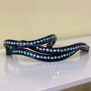 Finition de luxe en cuir verni noir, bande de sourcils de cheval, fermeture à pression en forme de vague avec bande de sourcils bling en diamant bleu brillant - Product Image 4