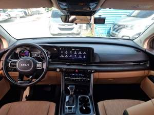 Vehículo Familiar Usado Coreano, SUV Diésel Automático Carnival 2023, Color Negro, 9 Asientos - Product Image 3