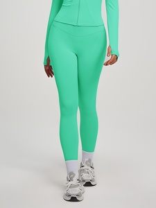 Ensemble de sport sans couture Atlaset pour femme, trois pièces : soutien-gorge de sport, leggings et veste, taille personnalisée, OEM, ODM, marque privée - Product Image 3