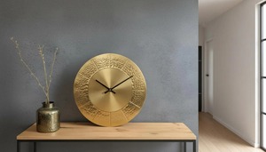 Horloge murale contemporaine en or martelé, idéale pour l'entrée et les murs latéraux, ajoute une touche de texture et d'intérêt visuel, vente en gros depuis l'Inde - Product Image 4