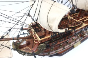 VERSIÓN DE ALTO NIVEL DE DETALLE - SAN FELIPE ACABADO EN MADERA - Maqueta de Barco de Guerra Español de Madera Hecha a Mano y Pulida - Product Image 3