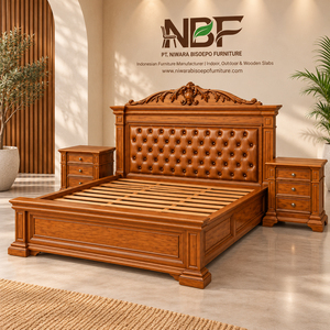 Elegante Cama Imperial de Madera de Teca Maciza Valdoria con Cabecera Tallada para Interiores de Dormitorios de Lujo - Product Image 4