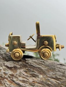 Miniature de Jeep vintage en laiton antique, objet décoratif pour la maison, le bureau, la table, figurine de voiture décorative, cadeau - Product Image 5