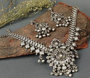 Ensemble de bijoux en argent oxydé pour femmes, collier et boucles d'oreilles style bohème indien, cadeau pour elle - Product Image 1