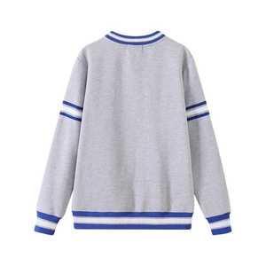 Sweat-shirt gris à col rond Zeta Phi Beta, broderie en chenille, vêtements de sororité grecque, pull unisexe en coton de qualité supérieure - Product Image 2
