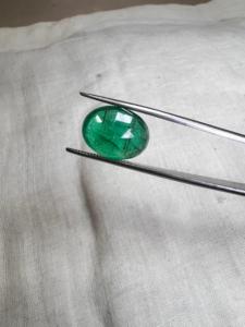 Pierre précieuse naturelle ovale verte de 5,88 carats, pierre brute pour bagues, pendentifs, colliers, bijoux personnalisés, fournisseur en gros de pierres précieuses - Product Image 2