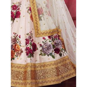Off-White Floral Print Banglori Seda Ropa de Boda Lehenga Choli - Product Image 2