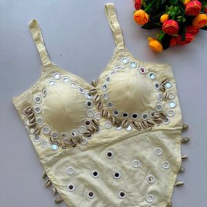 Blouse élégante style corset spéciale Navratri avec broderie Kaudi et travail de miroir à la main, prix de gros par Royal Export - Product Image 3